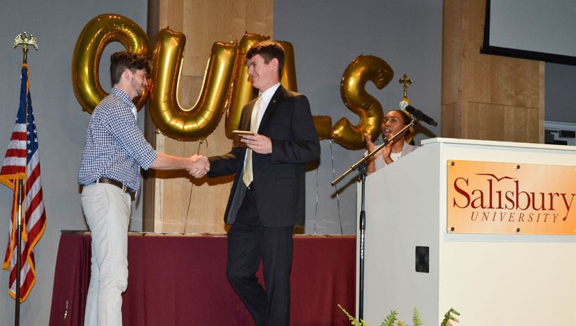 Goldne Gulls Award being presented