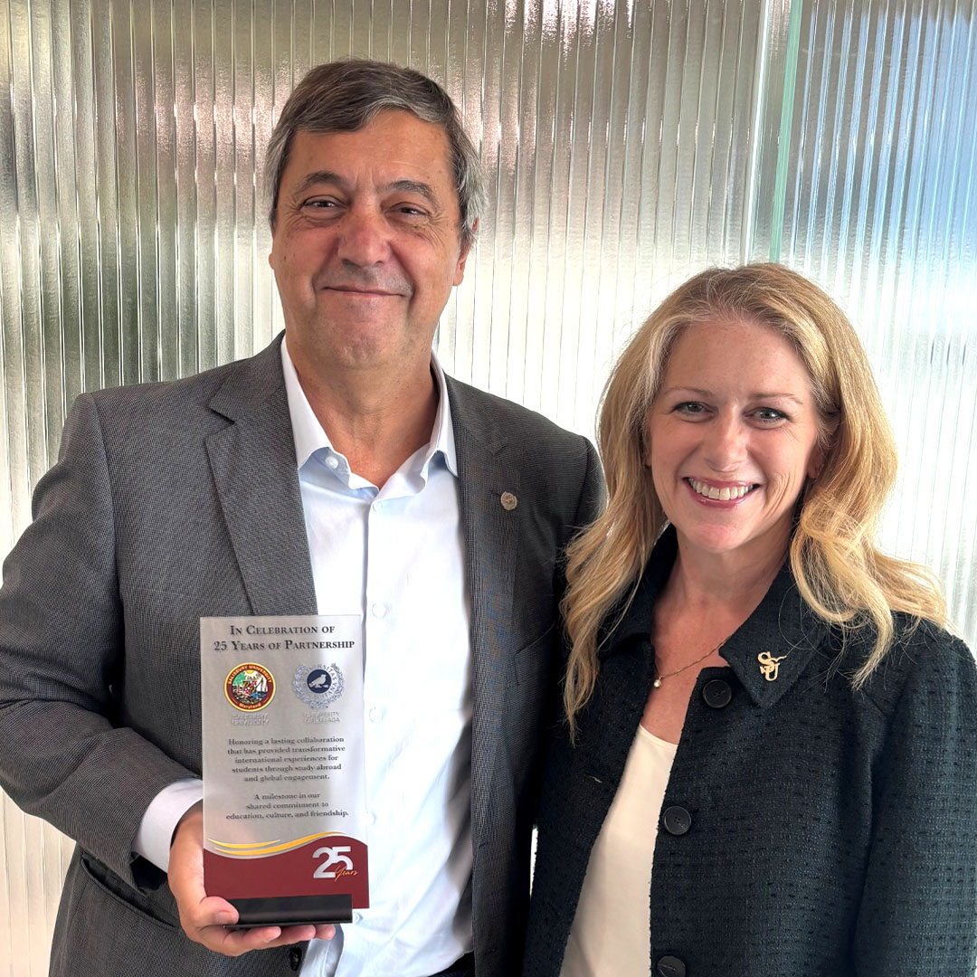 SU President Carolyn Ringer Lepre with University of Málaga Rector Juan Teodomiro López Navarrete